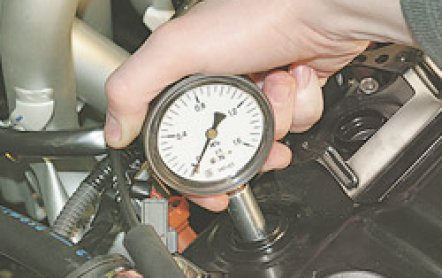 Замер компрессии двигателя на автомобиле ВАЗ